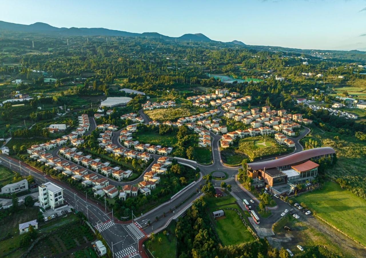 Camphortree Hotel And Resort Čedžu Exteriér fotografie